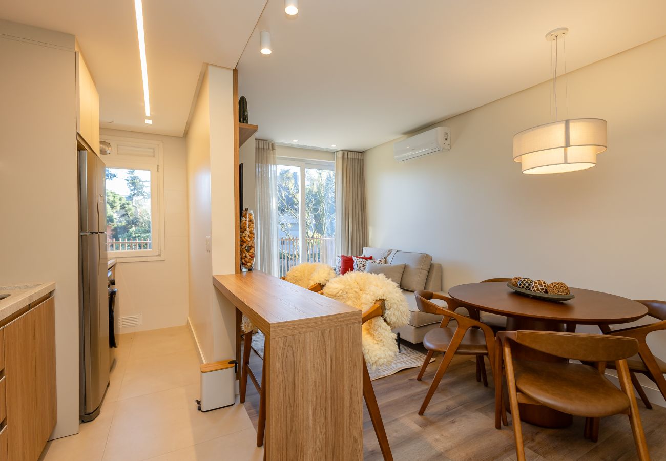 Apartamento em Gramado - NOVO! Ap 2D (1 suite e banho completo) no centro de Gramado!