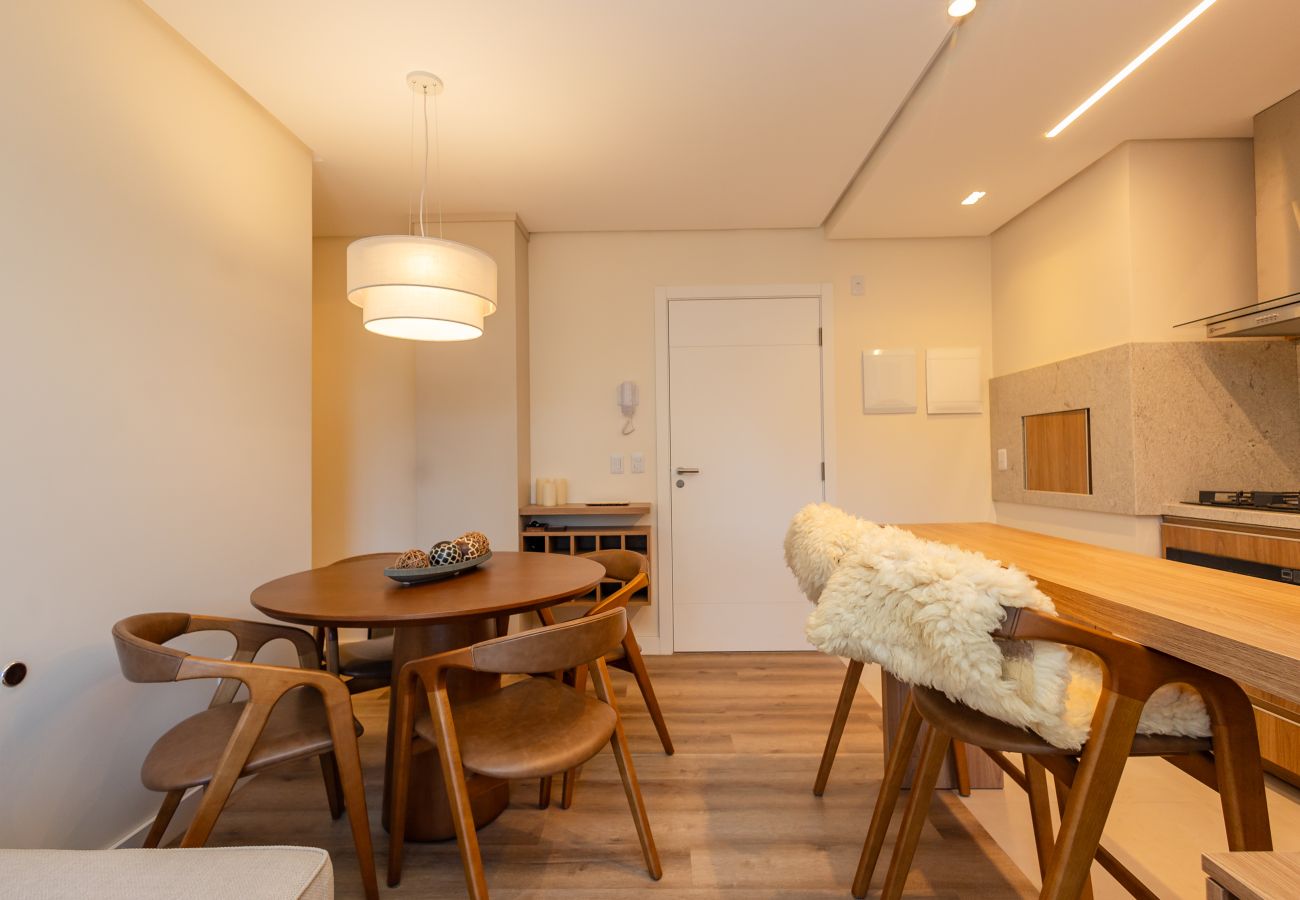 Apartamento em Gramado - NOVO! Ap 2D (1 suite e banho completo) no centro de Gramado!