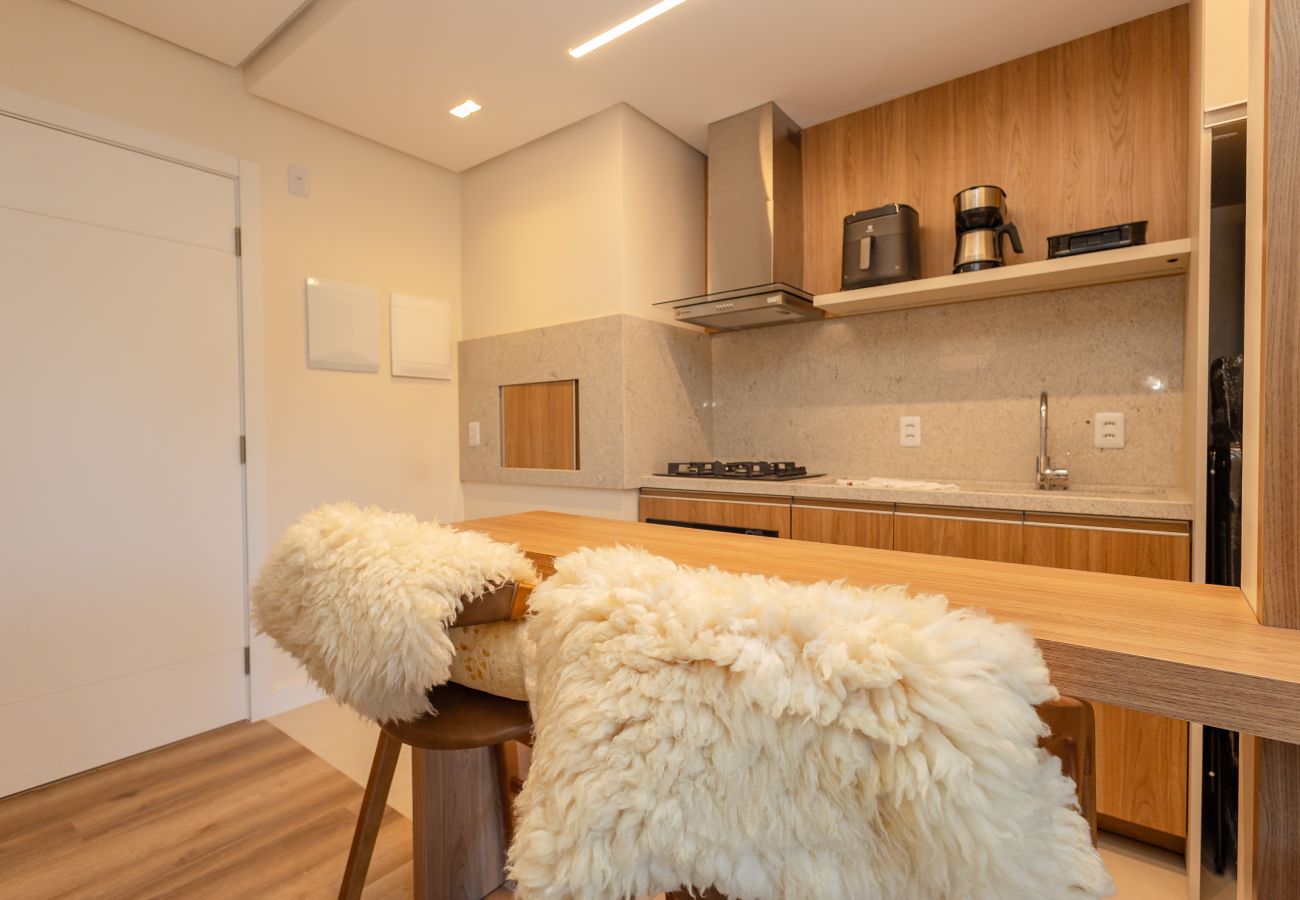 Apartamento em Gramado - NOVO! Ap 2D (1 suite e banho completo) no centro de Gramado!