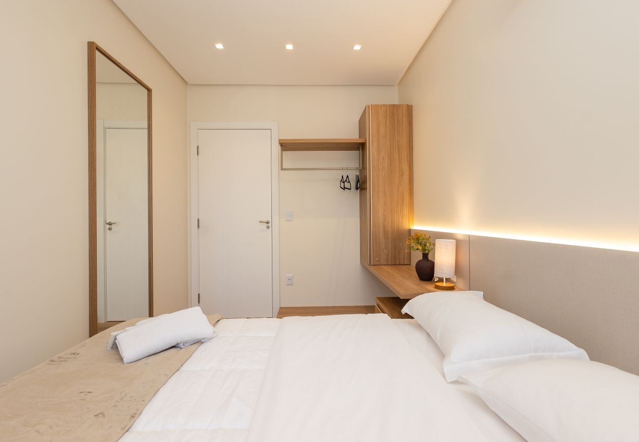 Apartamento em Gramado - NOVO! Ap 2D (1 suite e banho completo) no centro de Gramado!