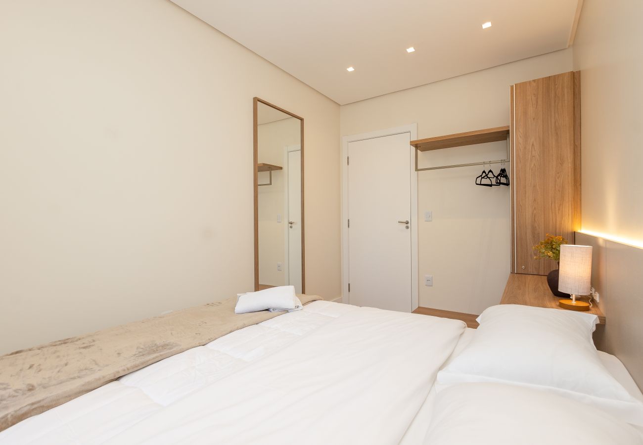 Apartamento em Gramado - NOVO! Ap 2D (1 suite e banho completo) no centro de Gramado!