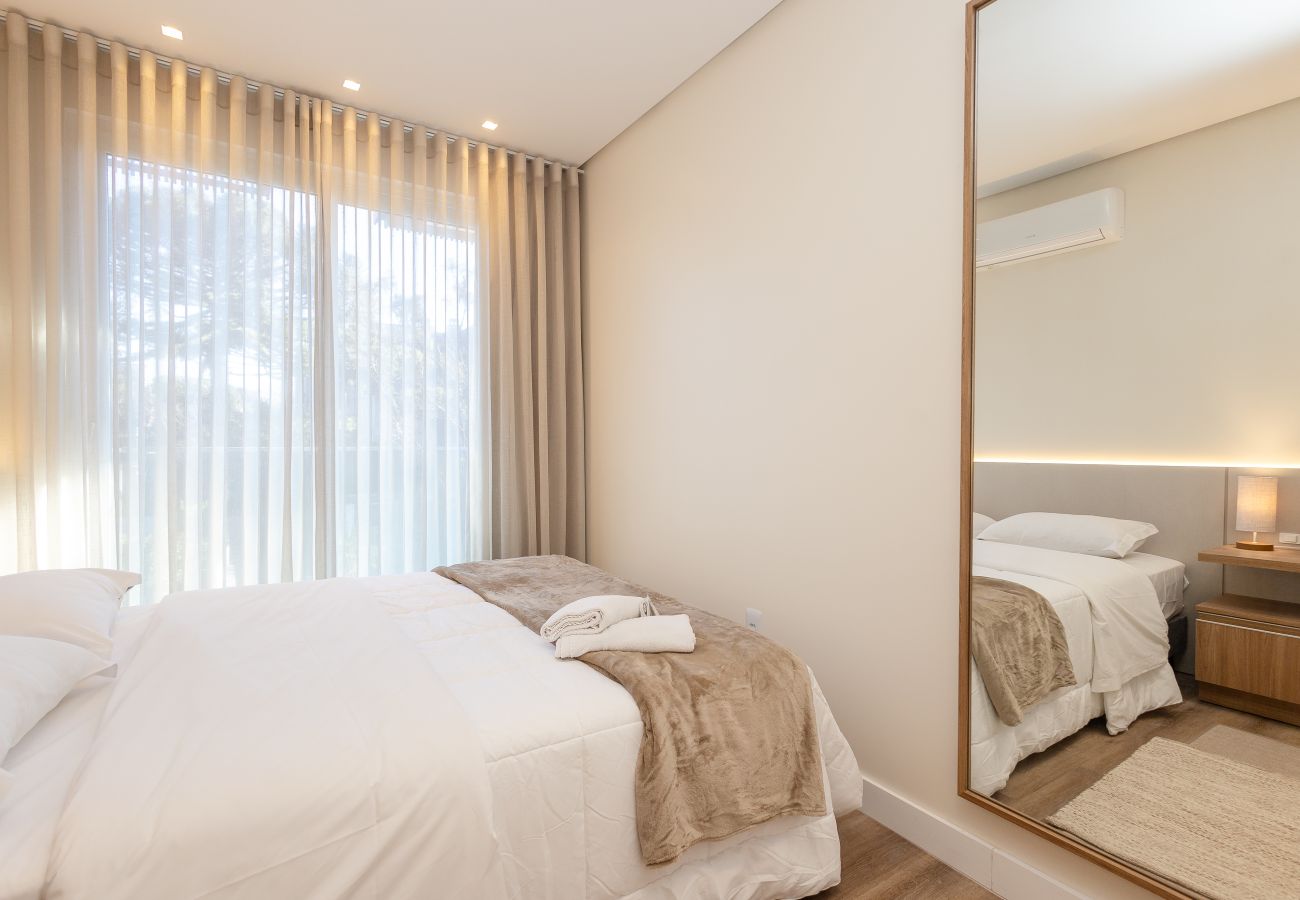 Apartamento em Gramado - NOVO! Ap 2D (1 suite e banho completo) no centro de Gramado!