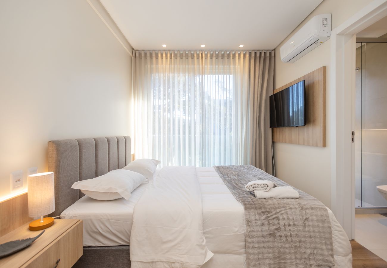 Apartamento em Gramado - NOVO! Ap 2D (1 suite e banho completo) no centro de Gramado!