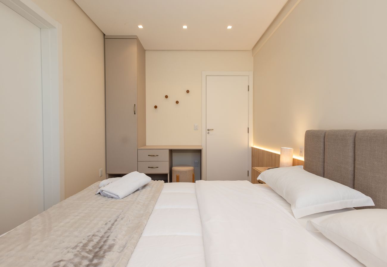 Apartamento em Gramado - NOVO! Ap 2D (1 suite e banho completo) no centro de Gramado!