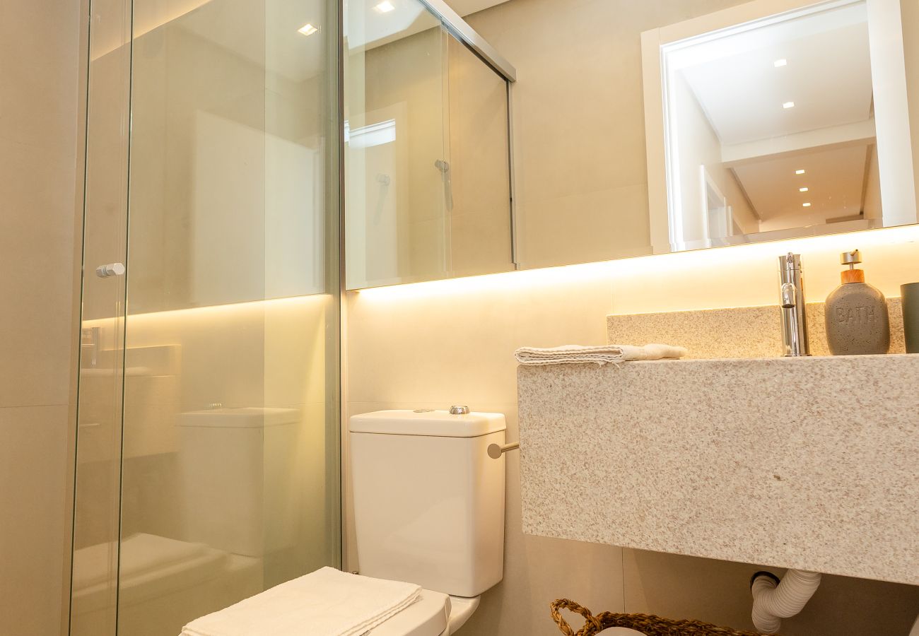 Apartamento em Gramado - NOVO! Ap 2D (1 suite e banho completo) no centro de Gramado!