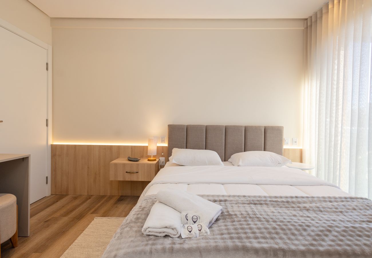 Apartamento em Gramado - NOVO! Ap 2D (1 suite e banho completo) no centro de Gramado!