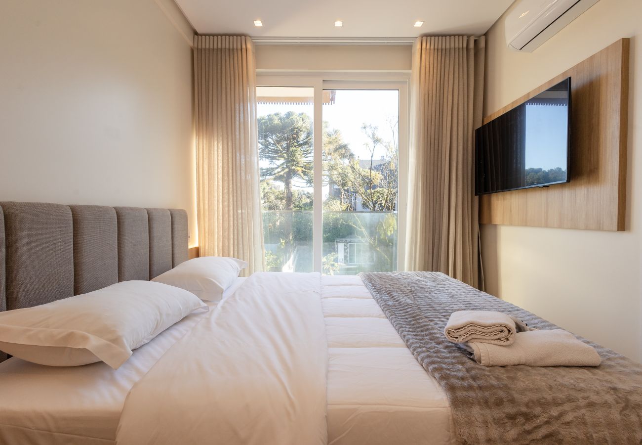 Apartamento em Gramado - NOVO! Ap 2D (1 suite e banho completo) no centro de Gramado!