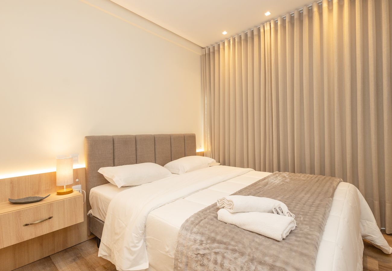 Apartamento em Gramado - NOVO! Ap 2D (1 suite e banho completo) no centro de Gramado!