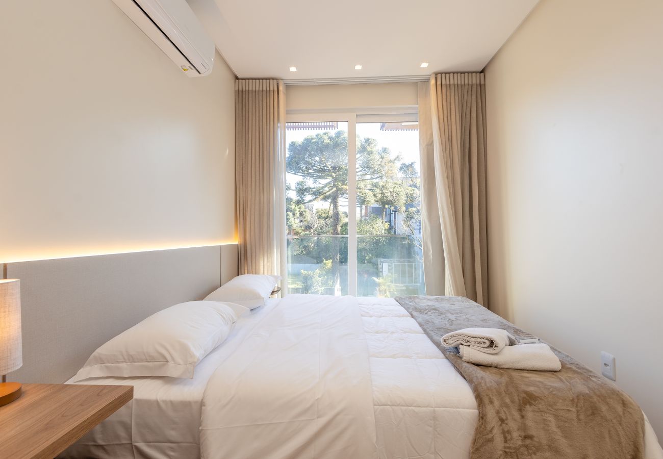 Apartamento em Gramado - NOVO! Ap 2D (1 suite e banho completo) no centro de Gramado!