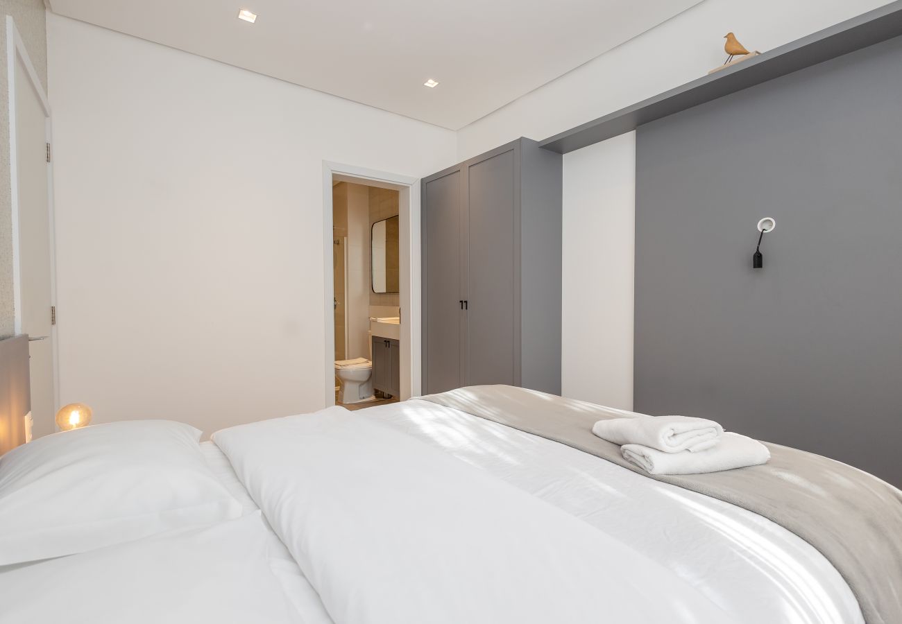 Apartamento em Gramado - NOVO! Apto 2 suítes a 400m da R Coberta!