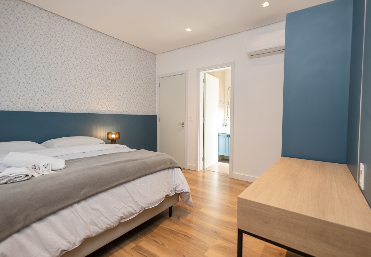 Apartamento em Gramado - NOVO! Apto 2 suítes a 400m da R Coberta!