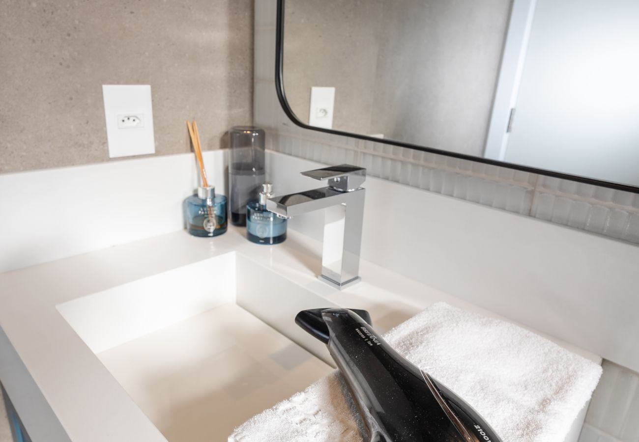 Apartamento em Gramado - NOVO! Apto 2 suítes a 400m da R Coberta!