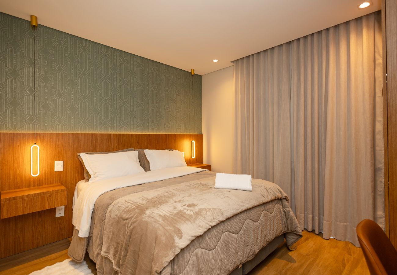 Apartamento em Gramado - ¡NOVO! Wine & Cinema! 1D dos sonhos, a 1,2km da R Coberta