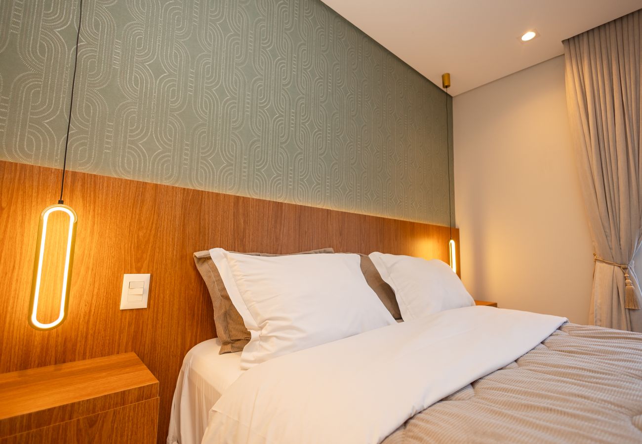 Apartamento em Gramado - ¡NOVO! Wine & Cinema! 1D dos sonhos, a 1,2km da R Coberta