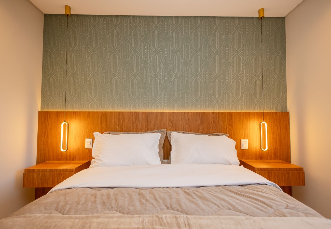 Apartamento em Gramado - ¡NOVO! Wine & Cinema! 1D dos sonhos, a 1,2km da R Coberta