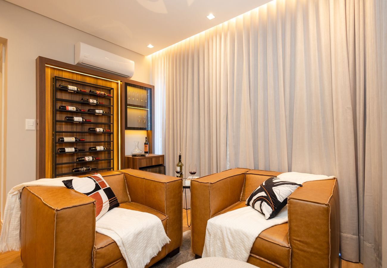 Apartamento em Gramado - ¡NOVO! Wine & Cinema! 1D dos sonhos, a 1,2km da R Coberta