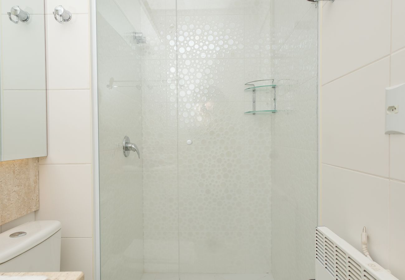 Apartamento em Gramado - ¡NOVO! Ap térreo 2D (1 suite) a 6 min da R Coberta