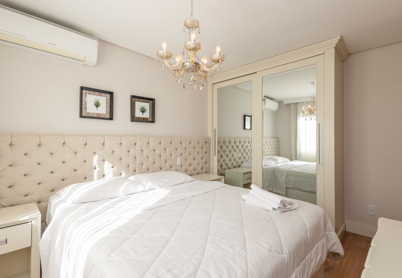 Apartamento em Gramado - ¡NOVO! Ap térreo 2D (1 suite) a 6 min da R Coberta