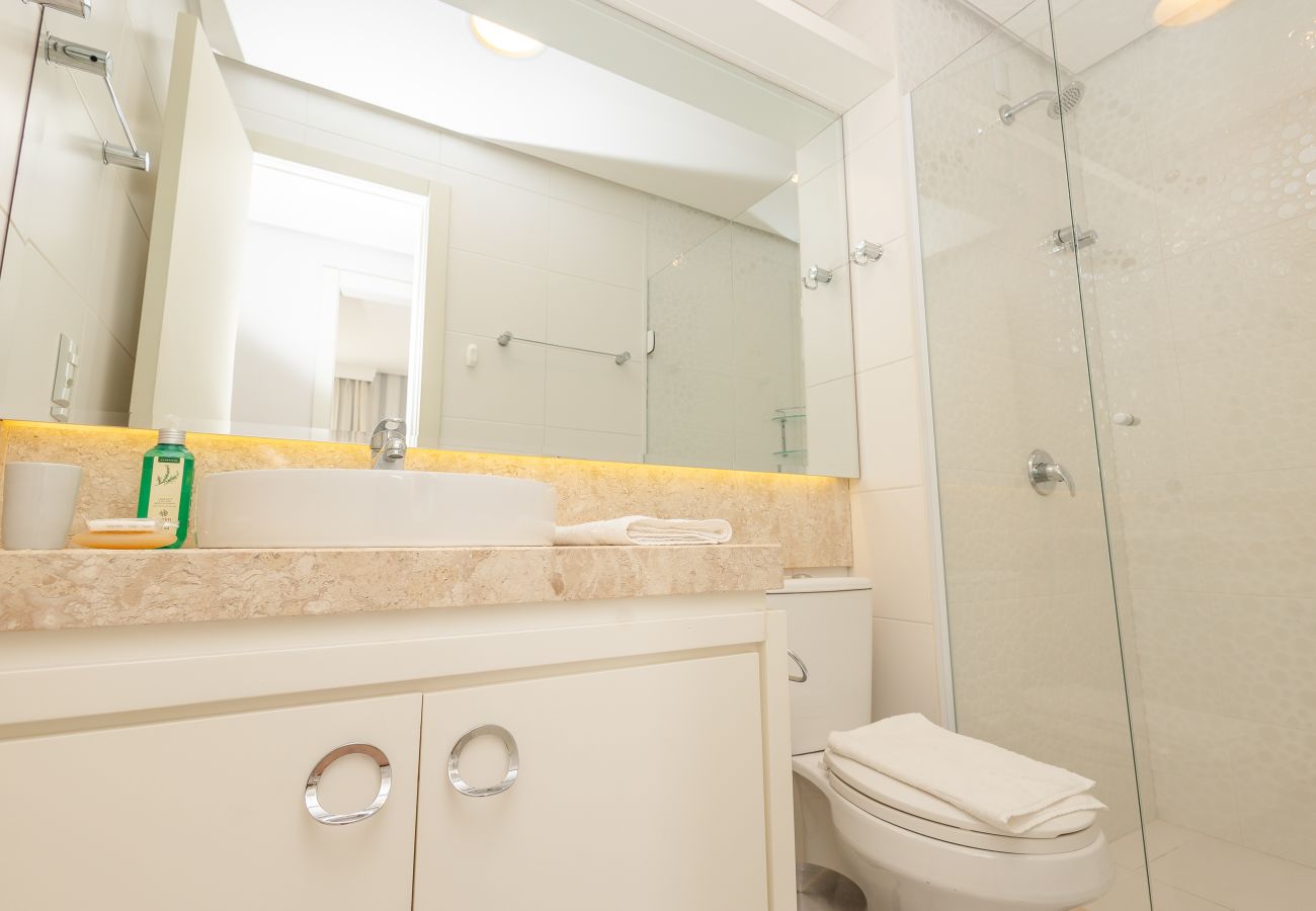 Apartamento em Gramado - ¡NOVO! Ap térreo 2D (1 suite) a 6 min da R Coberta