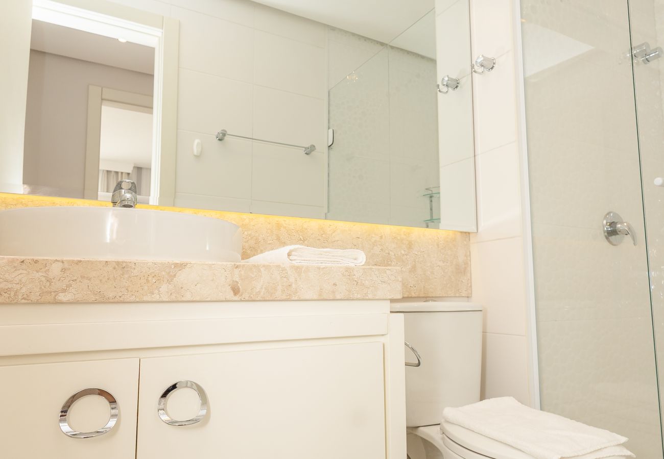Apartamento em Gramado - ¡NOVO! Ap térreo 2D (1 suite) a 6 min da R Coberta