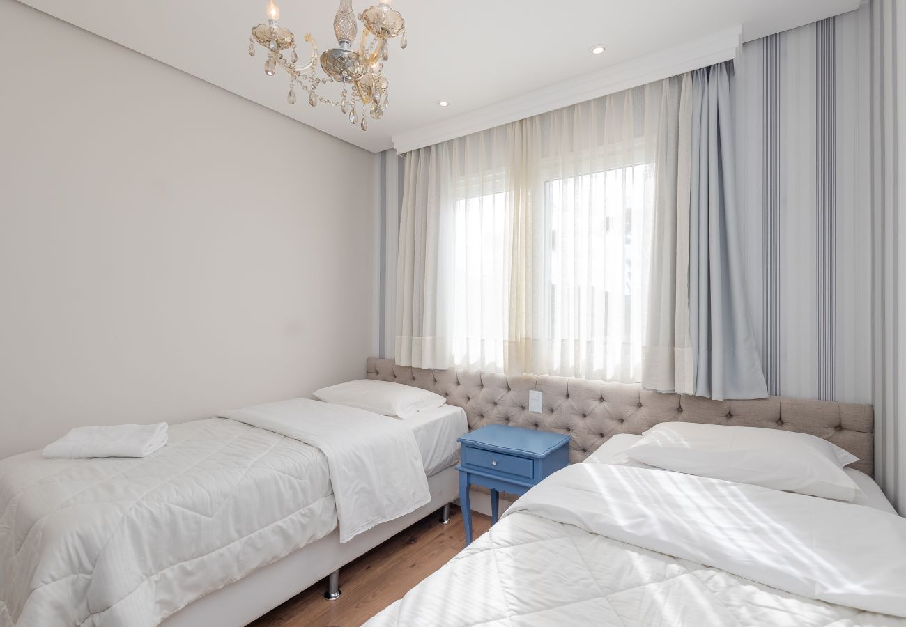Apartamento em Gramado - ¡NOVO! Ap térreo 2D (1 suite) a 6 min da R Coberta