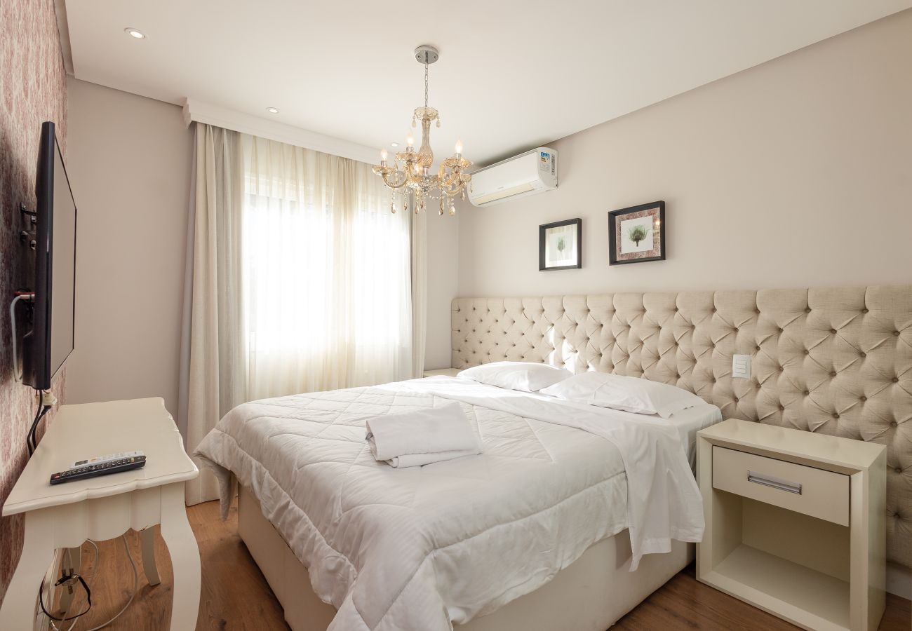 Apartamento em Gramado - ¡NOVO! Ap térreo 2D (1 suite) a 6 min da R Coberta