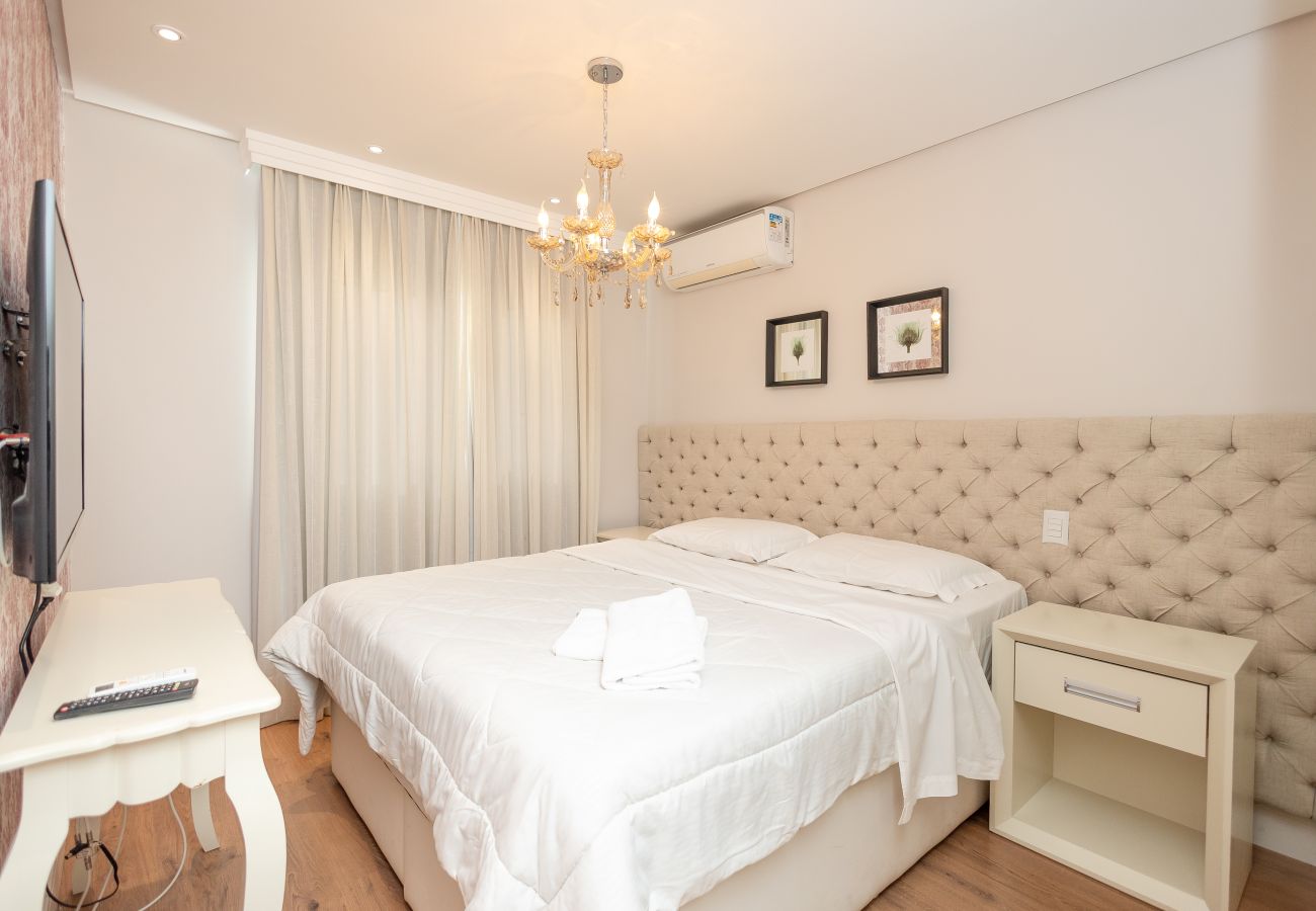 Apartamento em Gramado - ¡NOVO! Ap térreo 2D (1 suite) a 6 min da R Coberta
