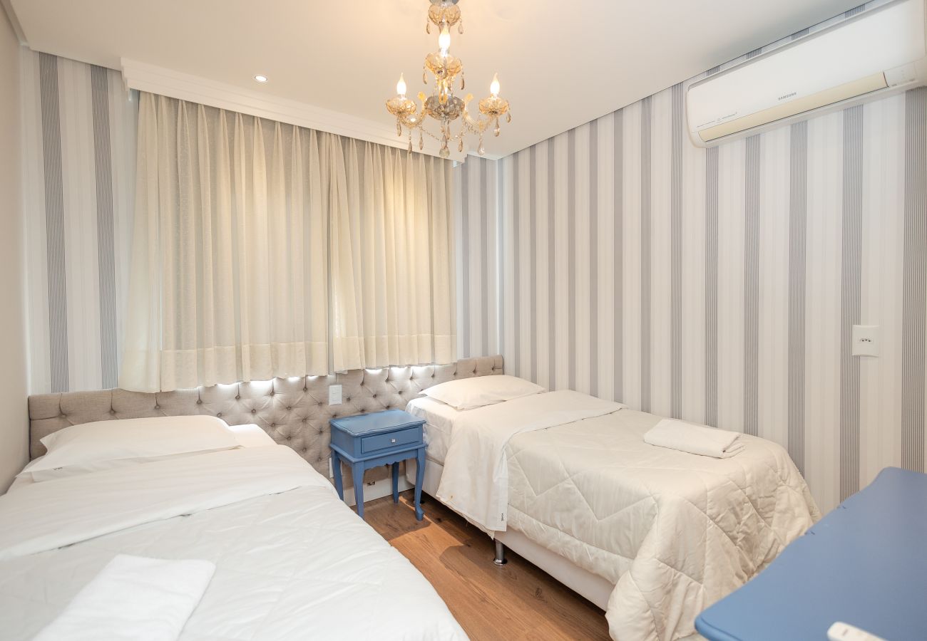 Apartamento em Gramado - ¡NOVO! Ap térreo 2D (1 suite) a 6 min da R Coberta