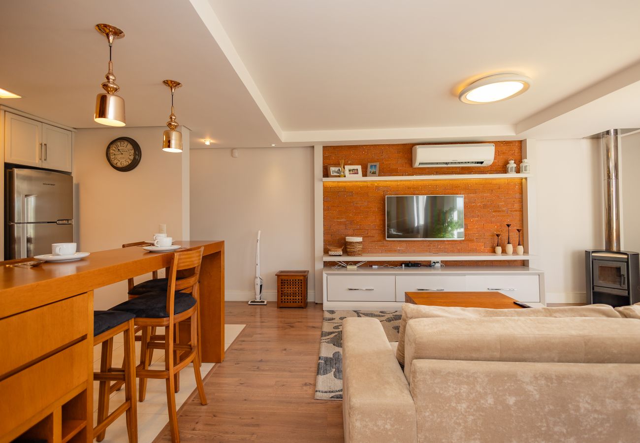 Apartamento em Gramado - ¡NOVO! Ap térreo 2D (1 suite) a 6 min da R Coberta