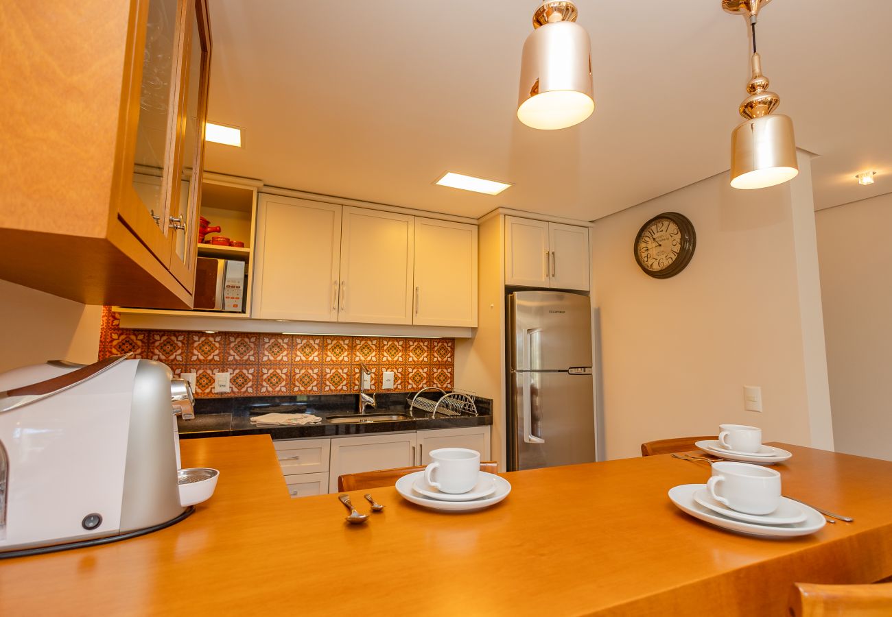 Apartamento em Gramado - ¡NOVO! Ap térreo 2D (1 suite) a 6 min da R Coberta