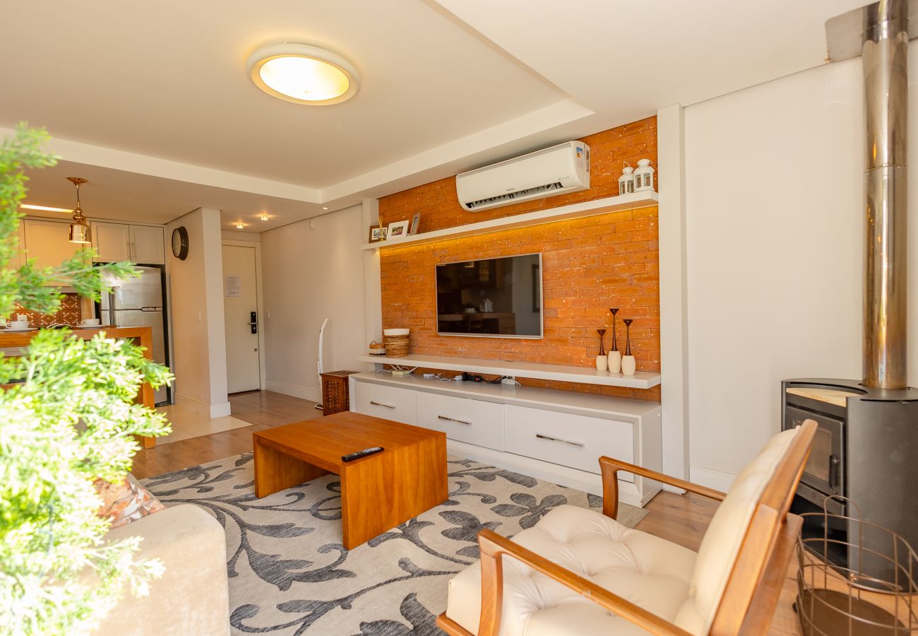 Apartamento em Gramado - ¡NOVO! Ap térreo 2D (1 suite) a 6 min da R Coberta