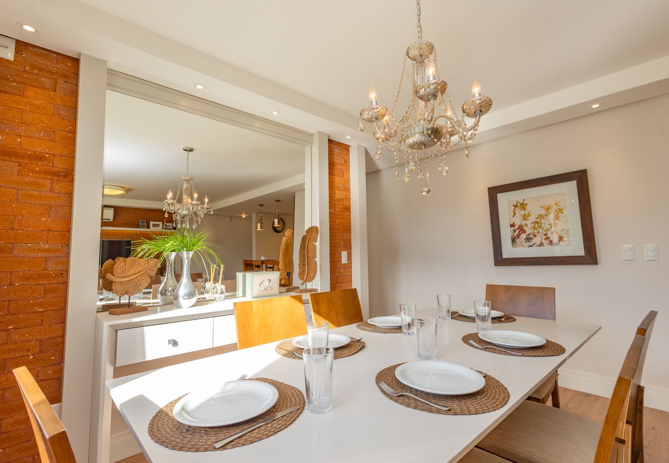 Apartamento em Gramado - ¡NOVO! Ap térreo 2D (1 suite) a 6 min da R Coberta