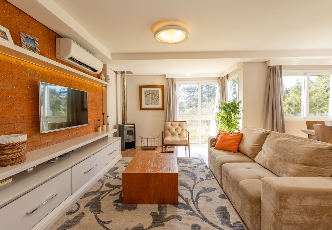 Apartamento em Gramado - ¡NOVO! Ap térreo 2D (1 suite) a 6 min da R Coberta