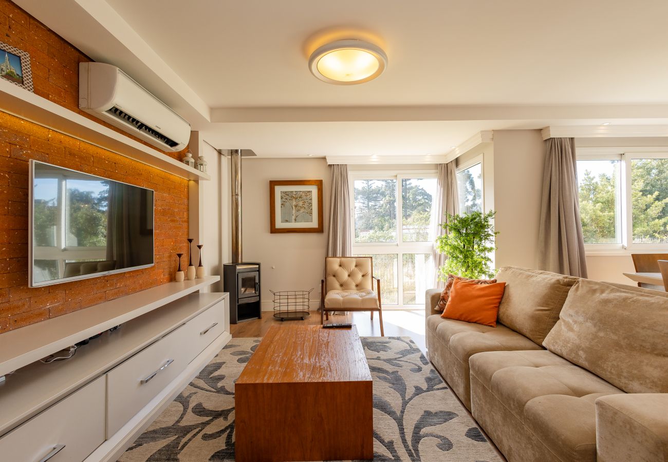 Apartamento em Gramado - ¡NOVO! Ap térreo 2D (1 suite) a 6 min da R Coberta