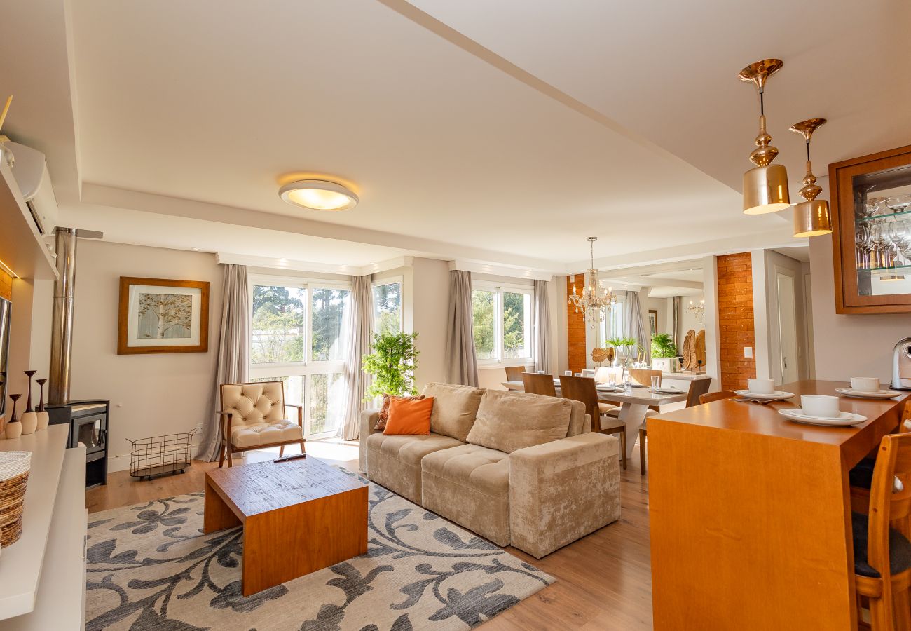 Apartamento em Gramado - ¡NOVO! Ap térreo 2D (1 suite) a 6 min da R Coberta