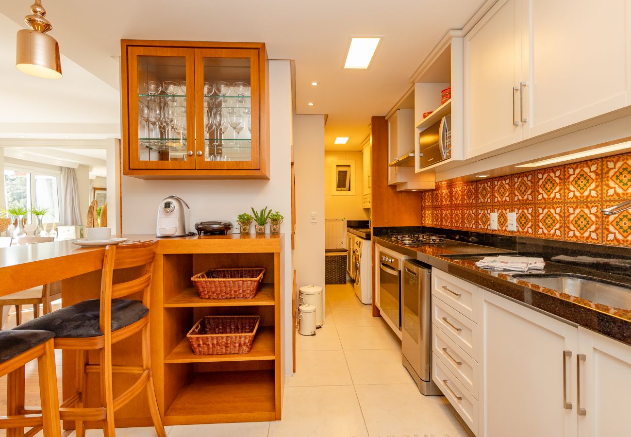 Apartamento em Gramado - ¡NOVO! Ap térreo 2D (1 suite) a 6 min da R Coberta