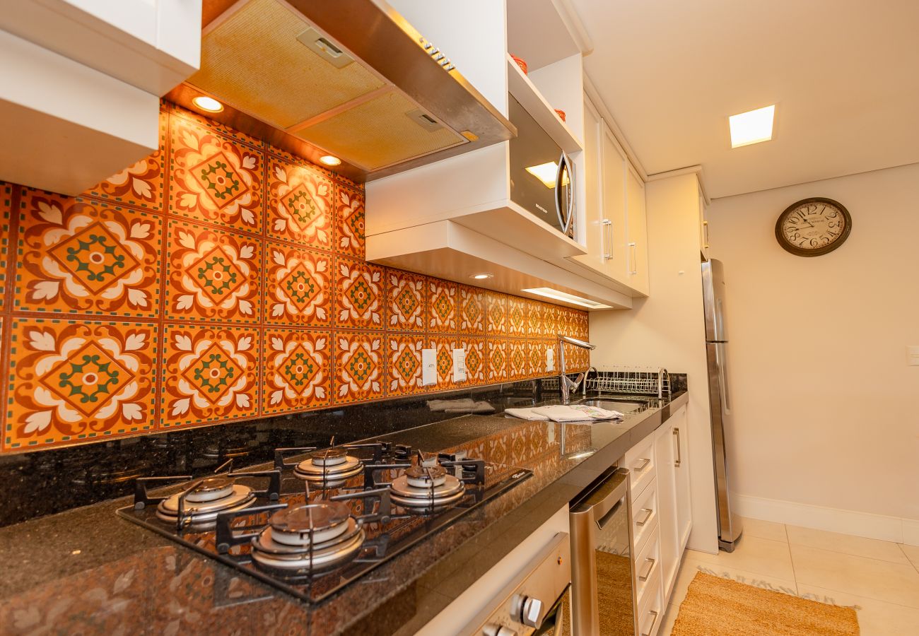 Apartamento em Gramado - ¡NOVO! Ap térreo 2D (1 suite) a 6 min da R Coberta