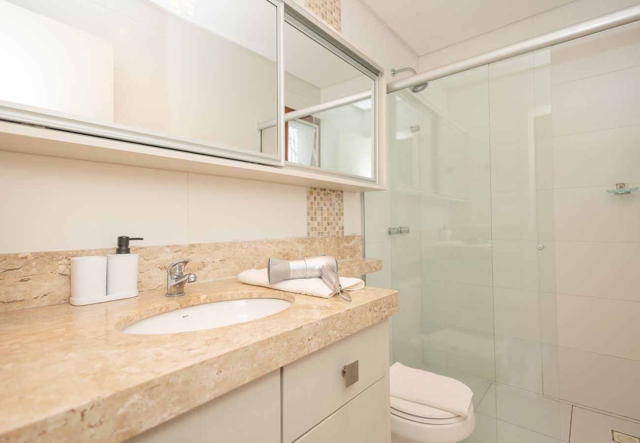 Apartamento em Gramado - NOVO! Ap 2Q com suite a 300m da R Coberta!