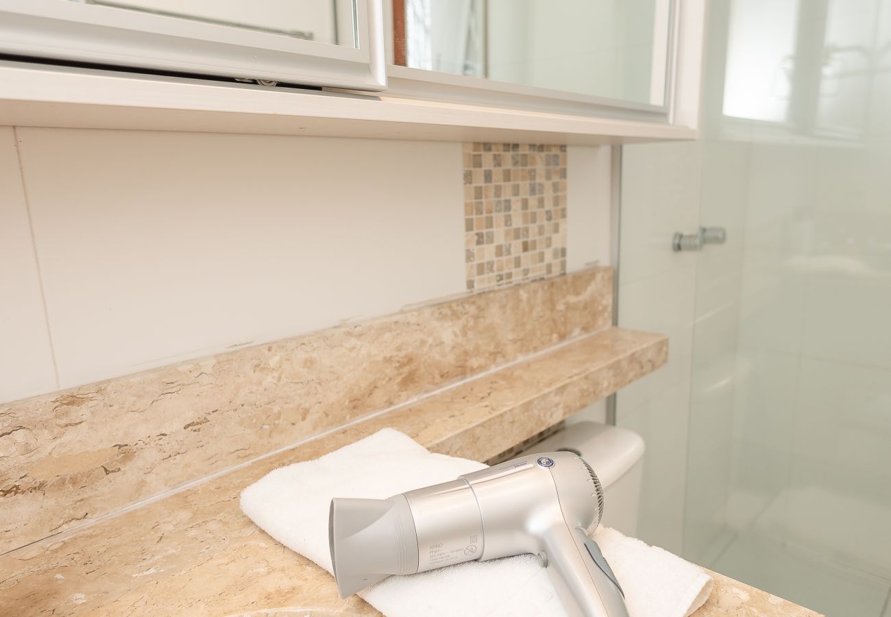Apartamento em Gramado - NOVO! Ap 2Q com suite a 300m da R Coberta!