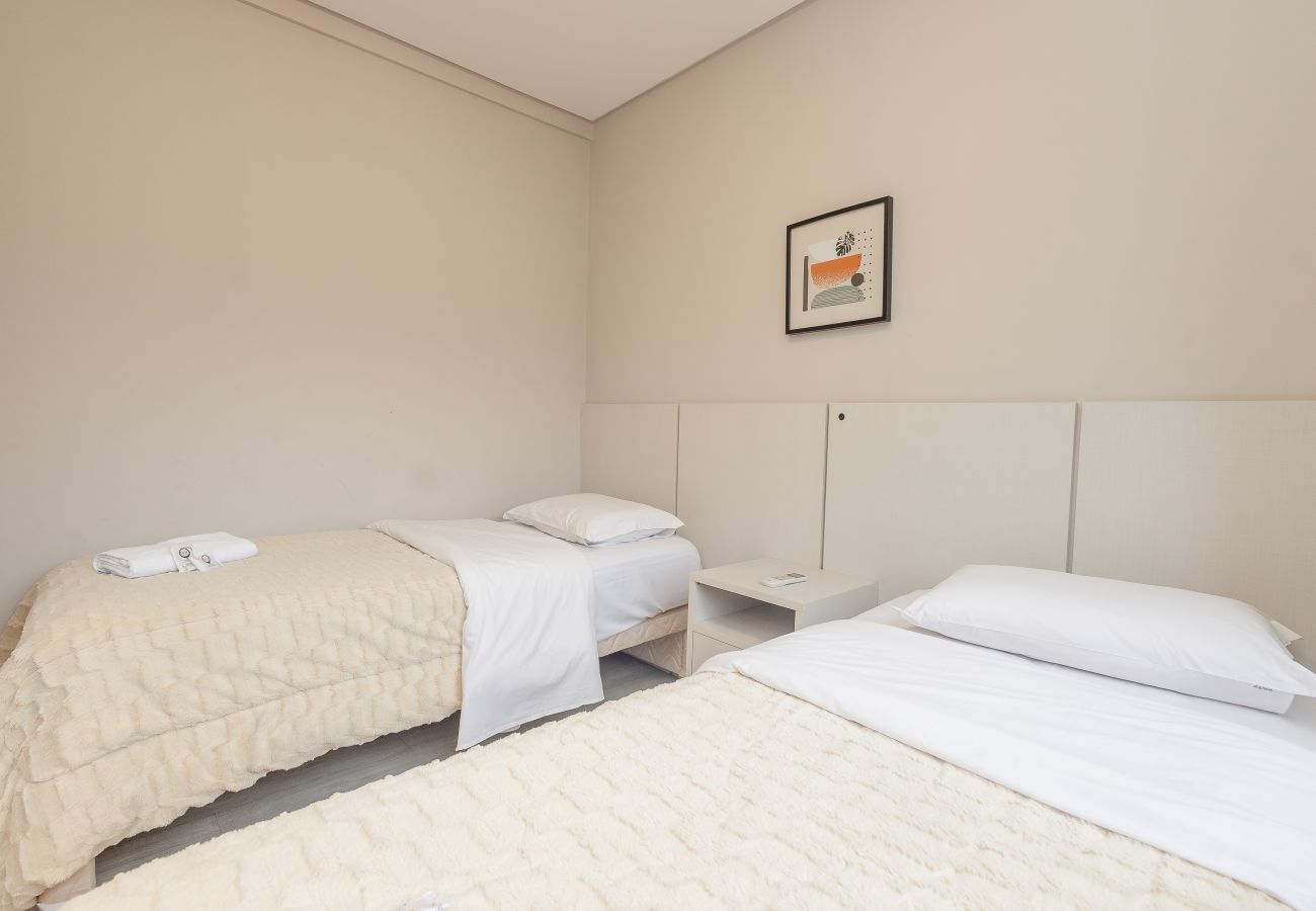 Apartamento em Gramado - NOVO! Ap 2Q com suite a 300m da R Coberta!