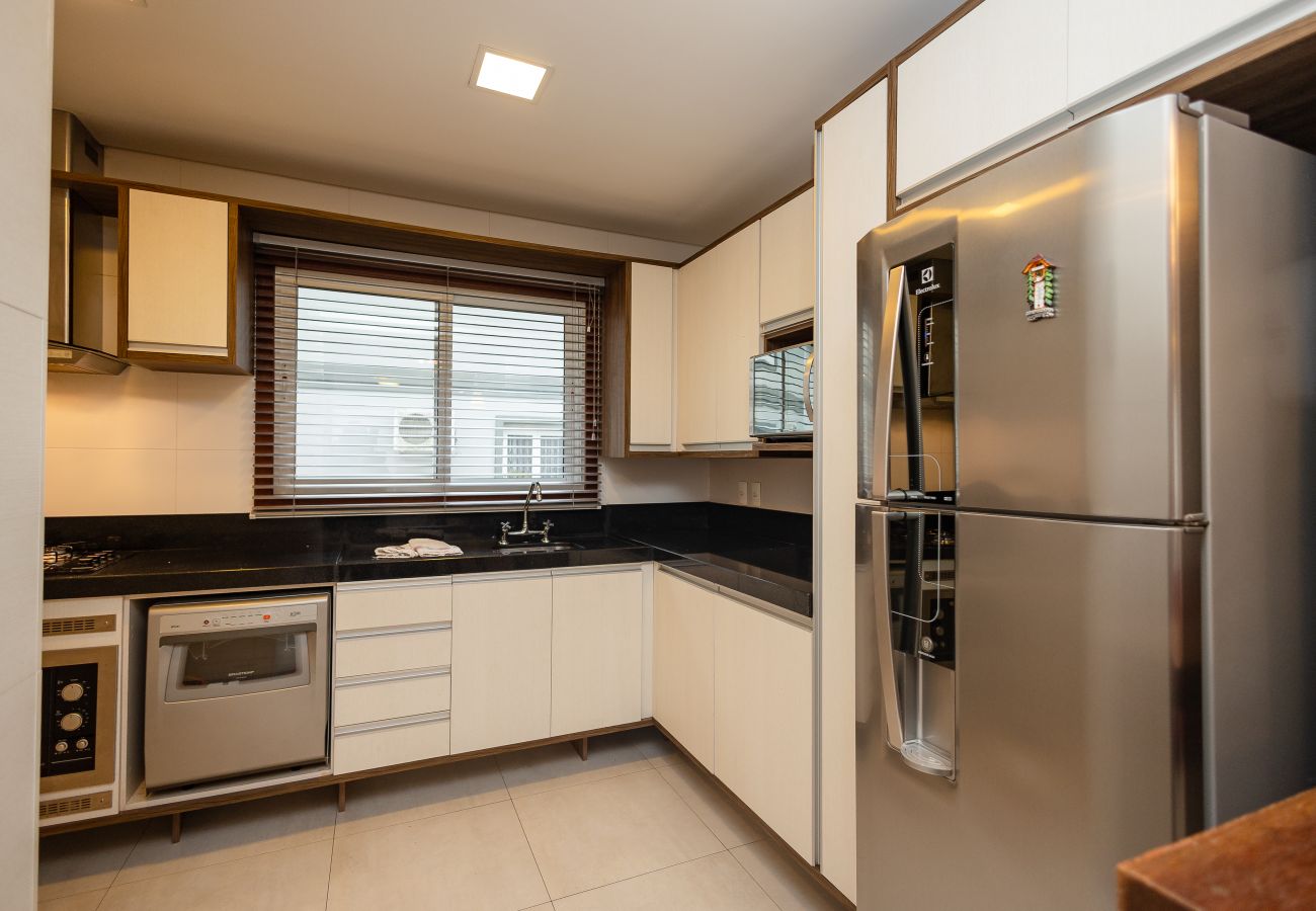 Apartamento em Gramado - NOVO! Ap 2Q com suite a 300m da R Coberta!
