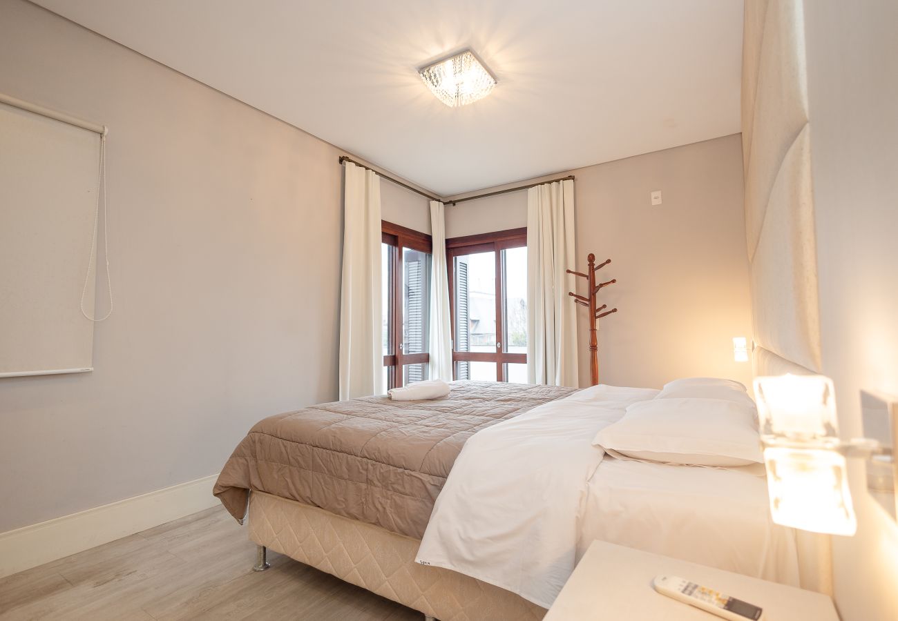 Apartamento em Gramado - NOVO! Ap 2Q com suite a 300m da R Coberta!