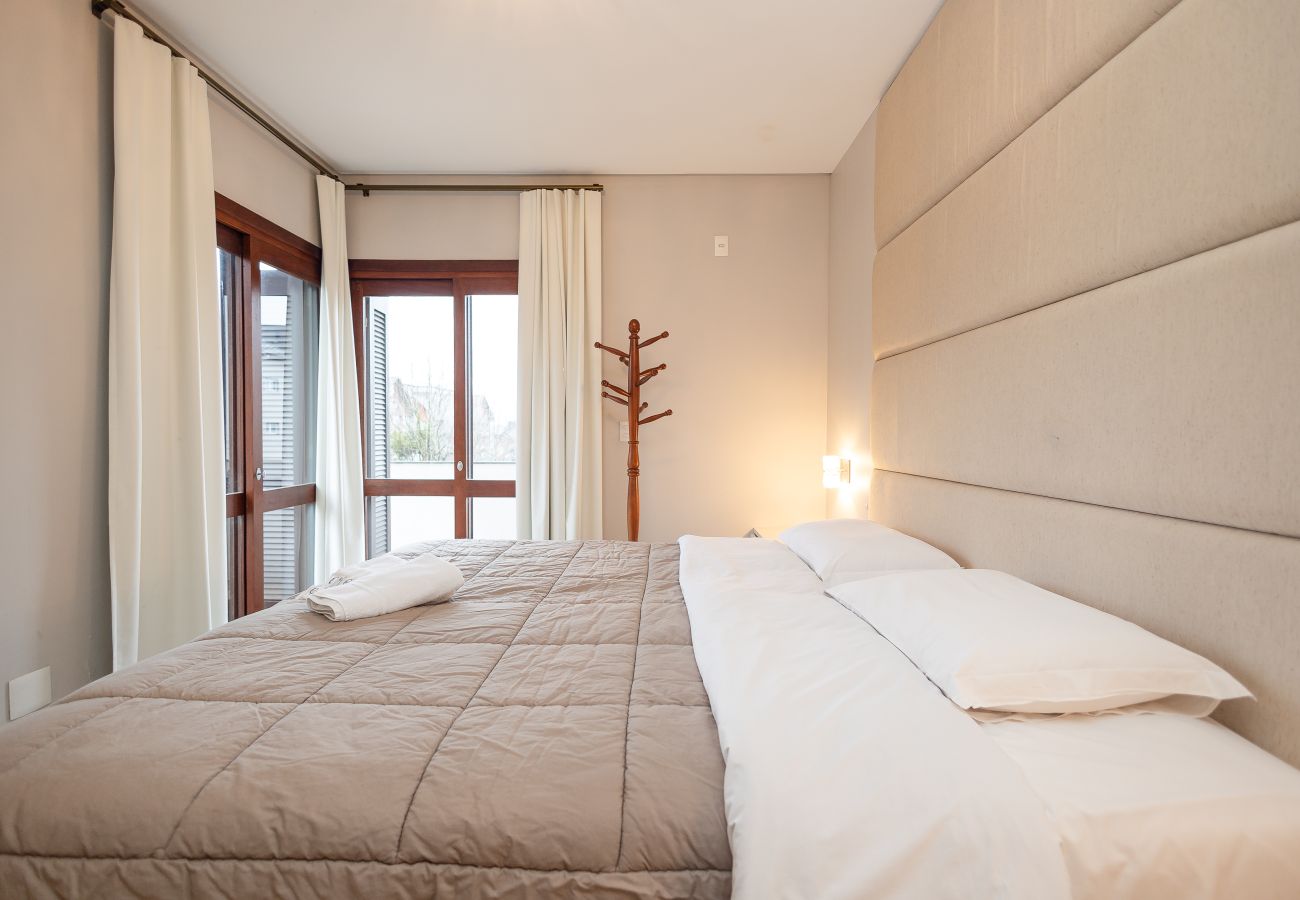 Apartamento em Gramado - NOVO! Ap 2Q com suite a 300m da R Coberta!