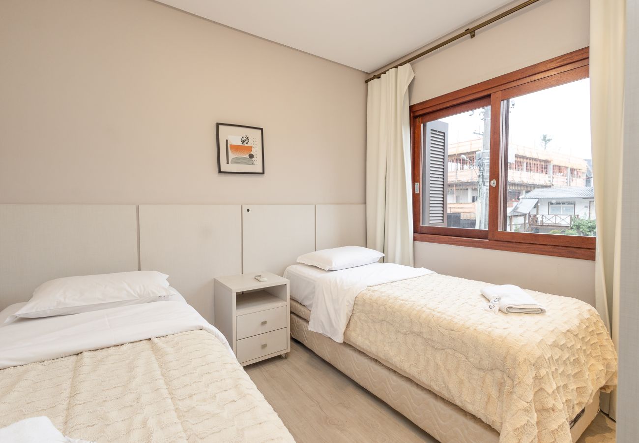 Apartamento em Gramado - NOVO! Ap 2Q com suite a 300m da R Coberta!