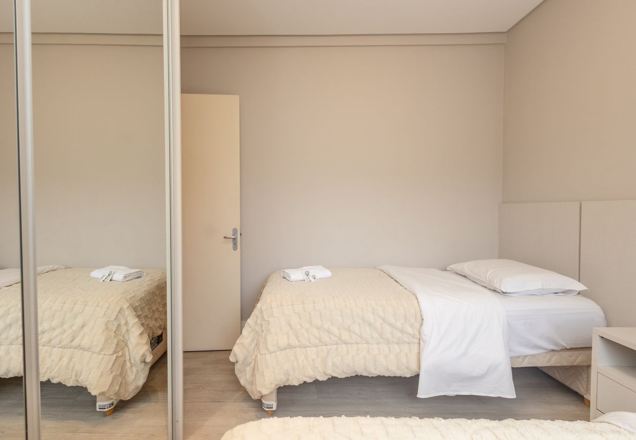 Apartamento em Gramado - NOVO! Ap 2Q com suite a 300m da R Coberta!