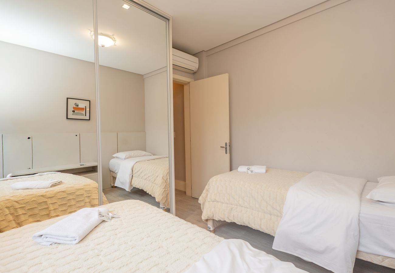 Apartamento em Gramado - NOVO! Ap 2Q com suite a 300m da R Coberta!