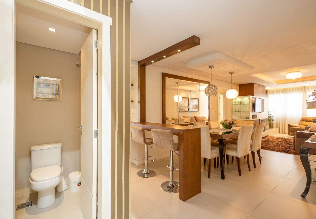 Apartamento em Gramado - Faça Tudo a Pé! 150m Rua Coberta | 2 Suítes