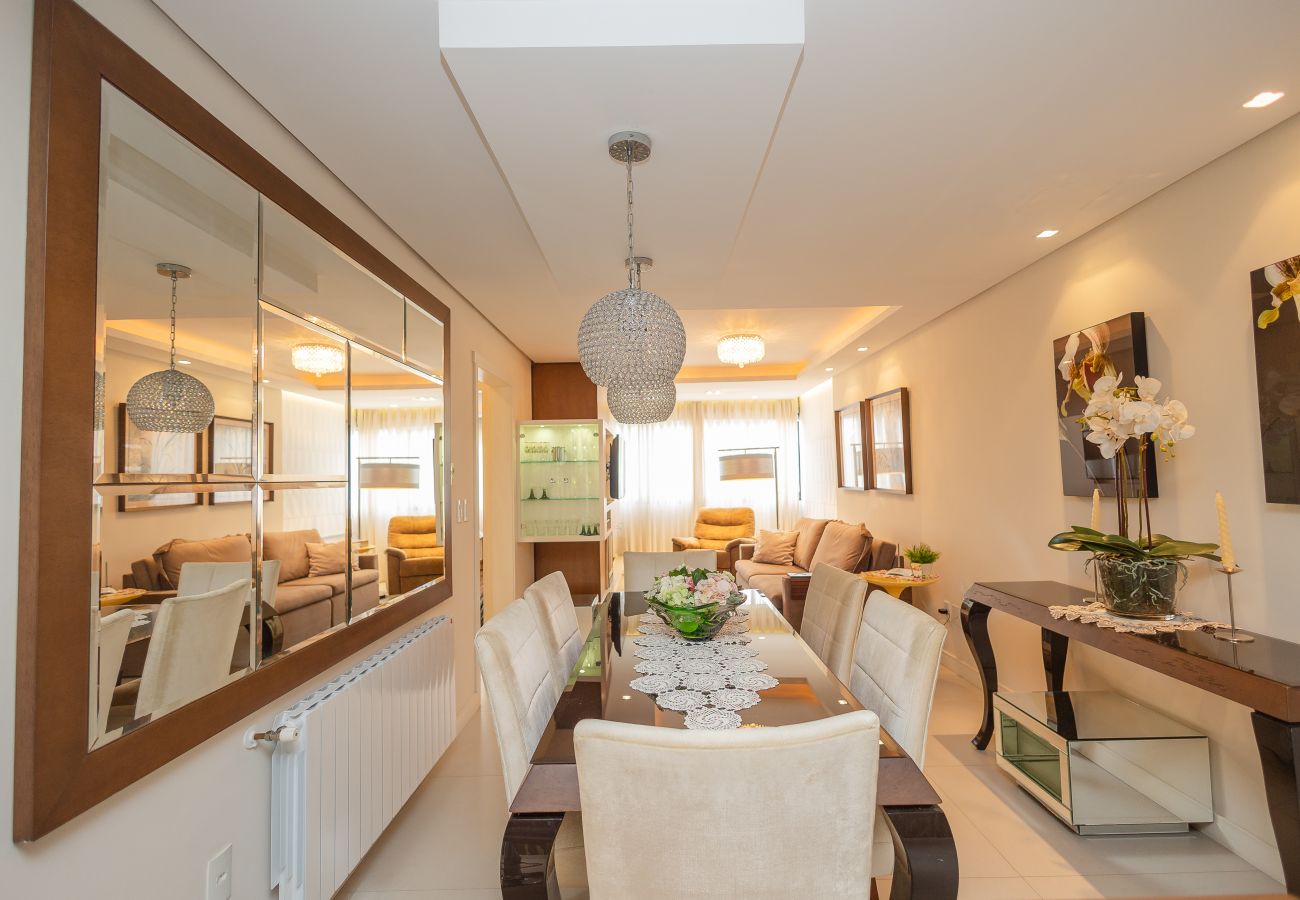 Apartamento em Gramado - Faça Tudo a Pé! 150m Rua Coberta | 2 Suítes