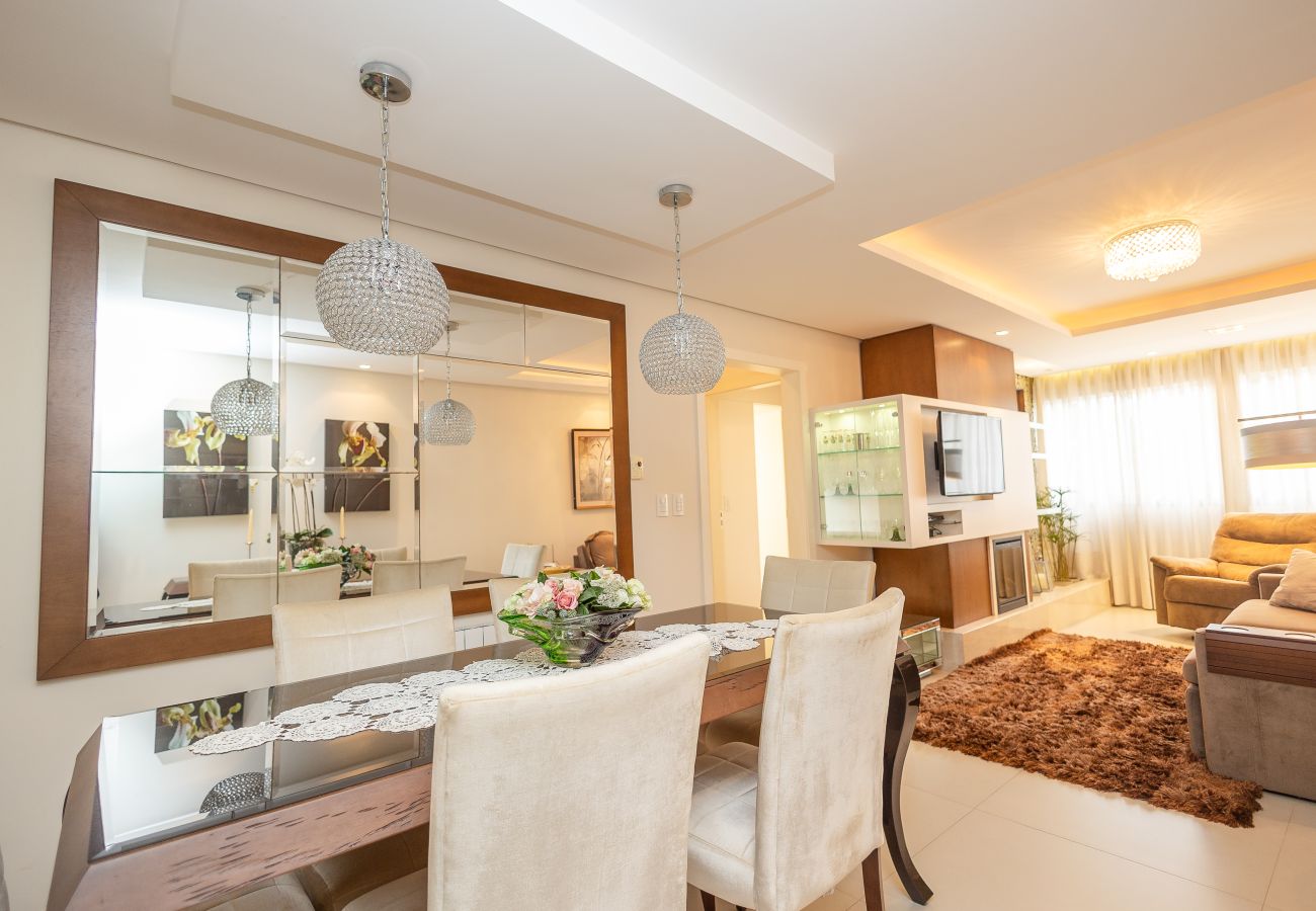 Apartamento em Gramado - Faça Tudo a Pé! 150m Rua Coberta | 2 Suítes