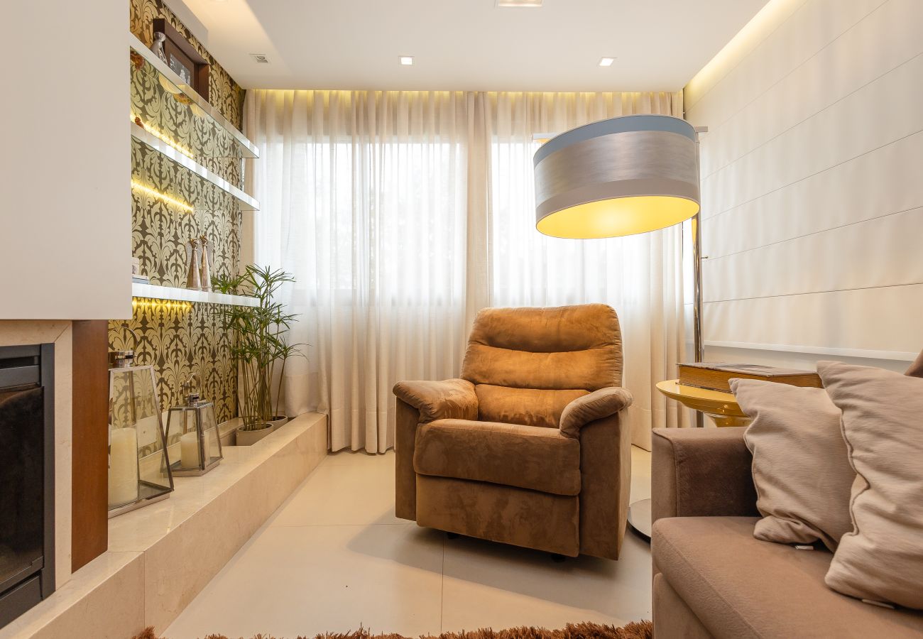 Apartamento em Gramado - Faça Tudo a Pé! 150m Rua Coberta | 2 Suítes